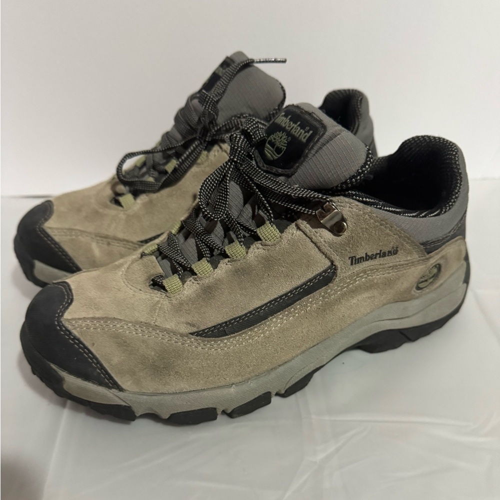 Timberland Women’s Grey and Black low top Hiking Shoes/ Suede Boots size 7.5M